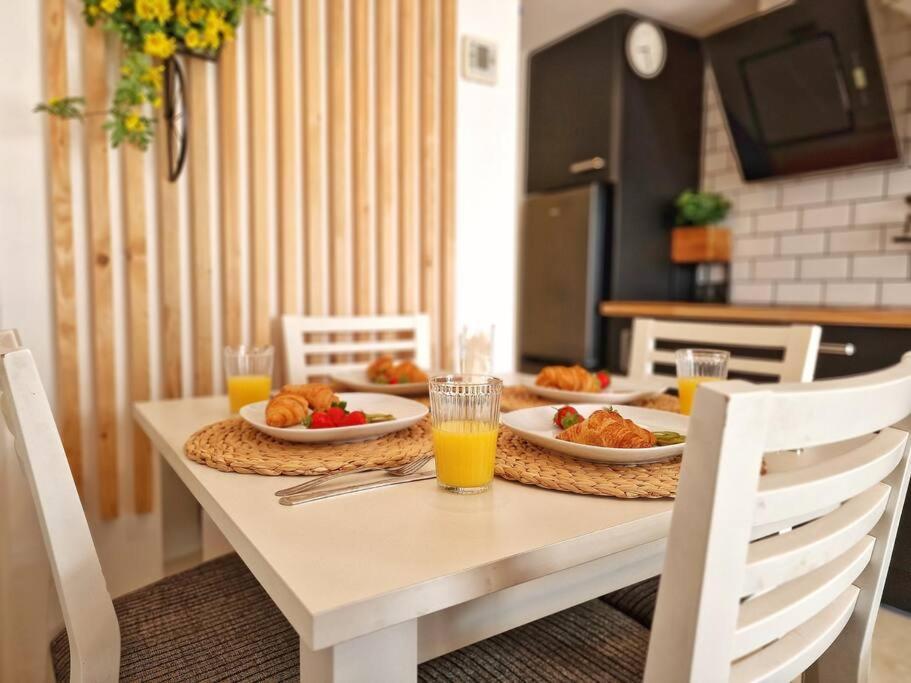 ベナルマデナAcogedor Piso Con Terraza Y Parking!アパートメント エクステリア 写真