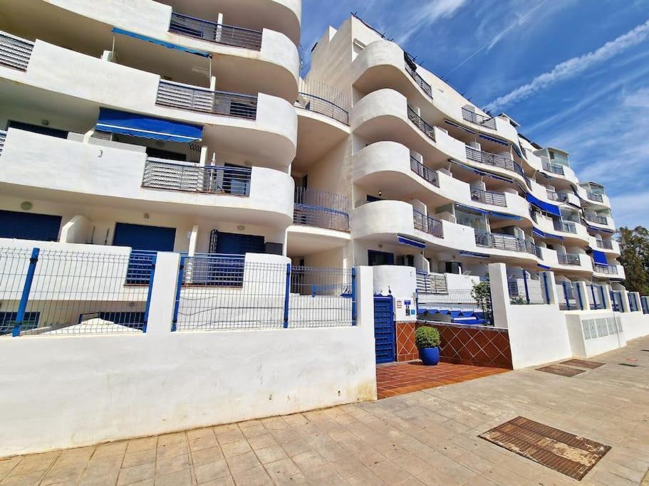 ベナルマデナAcogedor Piso Con Terraza Y Parking!アパートメント エクステリア 写真